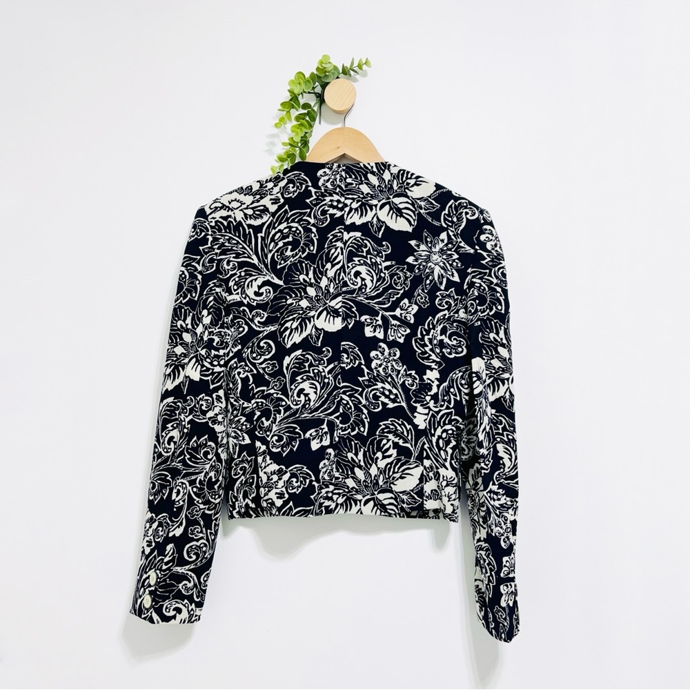 Vintage Jaeger 100% Pure Wool Cropped Navy & Cream Floral Blazer Jacket - Picture 10 of 11